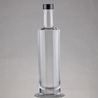 Bottiglie di whisky con tappo di Guala in rilievo