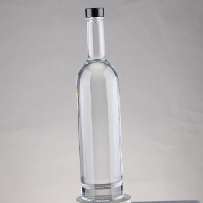 Bottiglie di whisky con tappo di Guala in rilievo