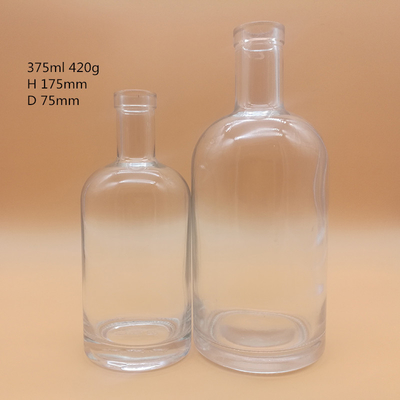 Chiusure di bottiglie a cappuccio a vite 700ml Whiskey Chiare bottiglie di vetro vuote per vino OEM/ODM Benvenuto