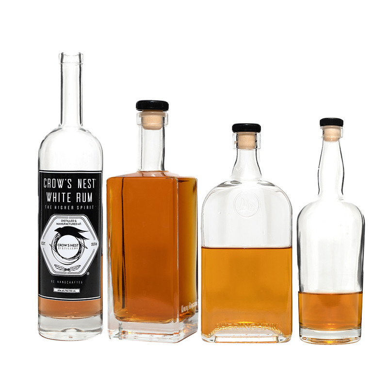 Bottiglie di vetro da 375 ml 500 ml 750 ml 1000 ml di capacità per vodka con tappo GPI a vite
