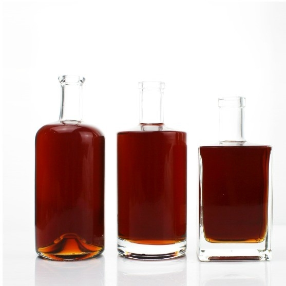 Bottiglie di rum di brandy di alta gamma 500ml 700ml 750ml con un'eccellente lavorazione