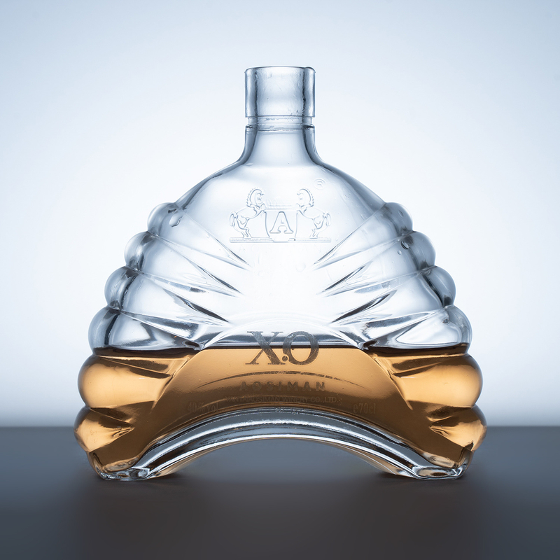 1 litro di whisky, bicchiere di vodka, bottiglia vuota, bottiglia spiritosa, 375 ml, 500 ml, 750 ml con tappo di sughero