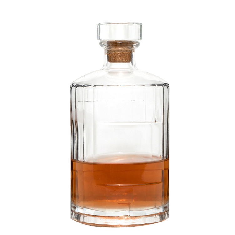 Bottiglia di vetro di vino in colore chiaro per whisky di marca