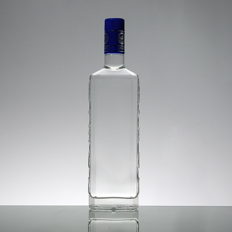 Superficie di stampaggio a caldo Manipolazione 1L Super Glass Bottiglia di Whiskey Realizzata in materiale bianco cristallino