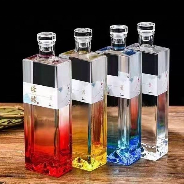 Materiale di vetro Super Flint Impressione su misura Bottiglia di vetro quadrata per bottiglia di gin di lusso