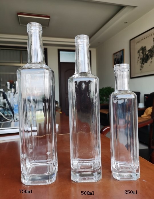Superficie deccale e tenuta di sughero Tipo 375Ml 500Ml 700Ml 750Ml 70Cl Bottiglie di vetro ghiacciato
