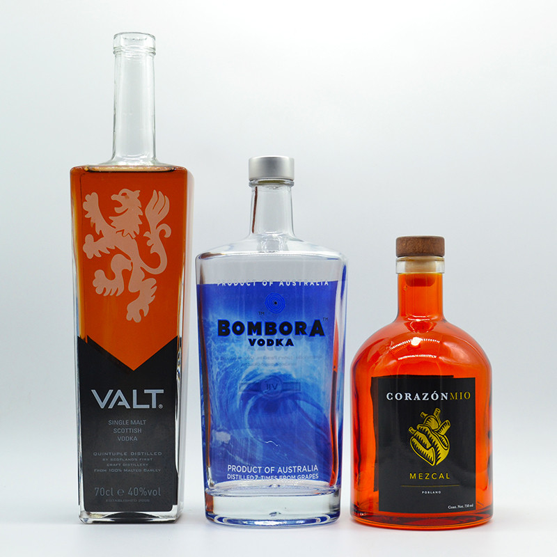 Produzione in grandi quantità Materiale di vetro Super Flint 750 ml Bottiglia di vino di vetro Vodka per bevande spiritose