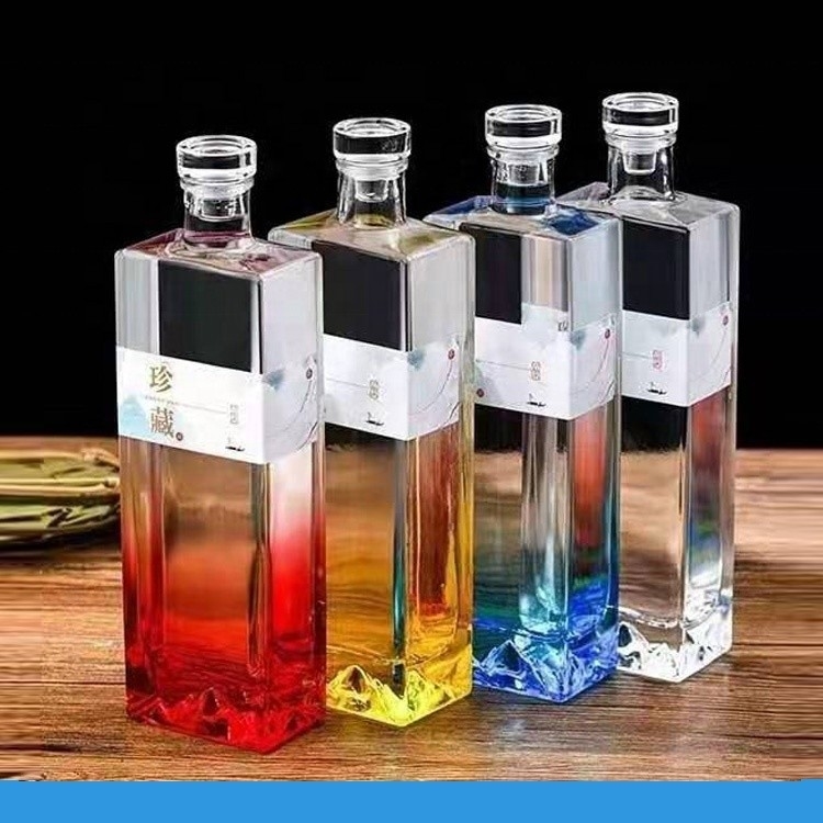 500 ml di bottiglia di vodka in vetro bianco a spruzzo rotondo quadrato con stampa ad acqua e disegno a spruzzo