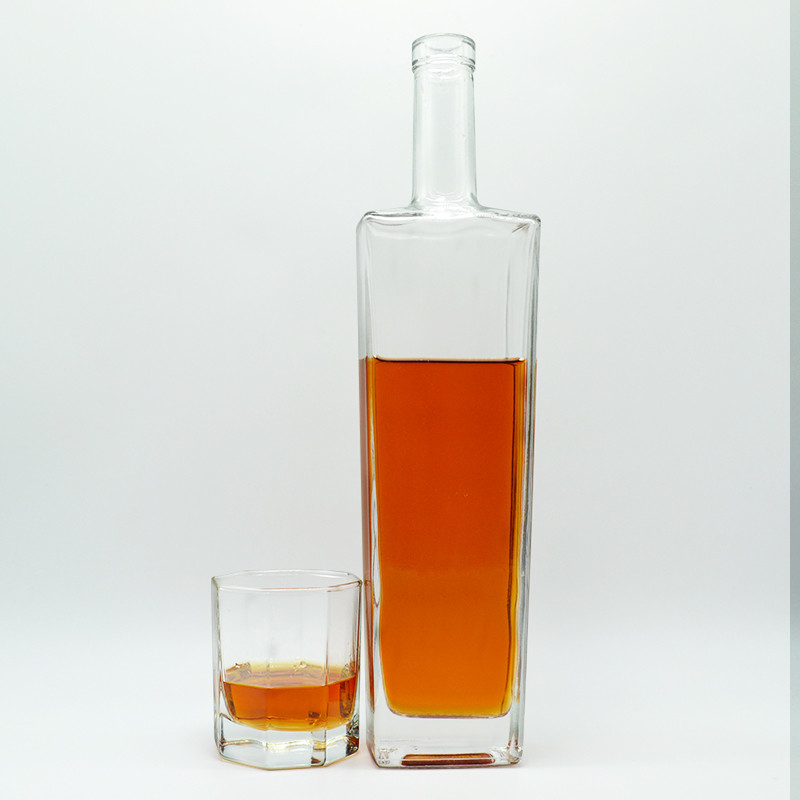 Super Flint Glass 250ml 300ml 350ml 750ml 1l Bottiglie di liquore in vetro trasparente con tequila