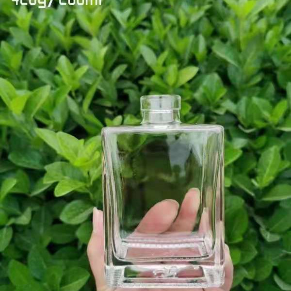 Materiale del colletto Vetro Super Flint 750 ml Whiskey Vodka Liquor Oil Bottle con coperchio di sughero