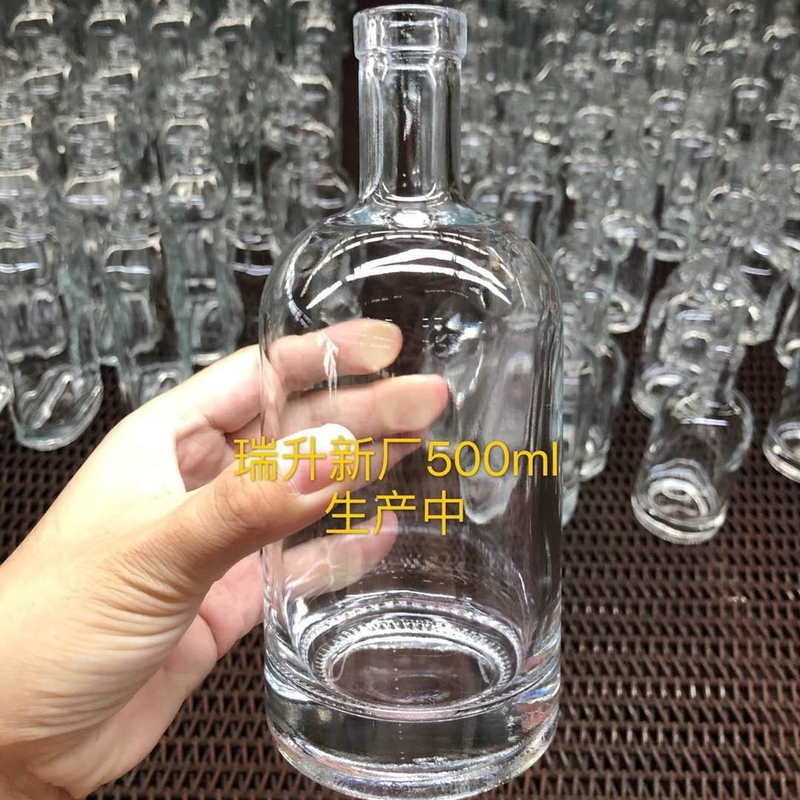 Flascia di vetro incisa per vodka/brandy/whisky 500 ml 700 ml