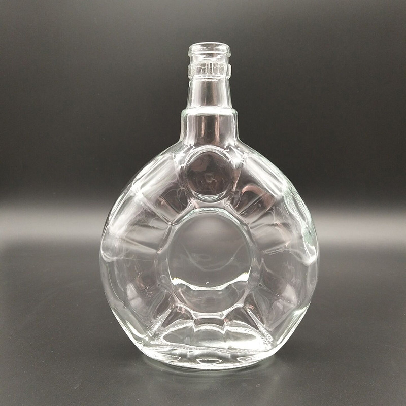 Materiale in vetro Super Flint 700ml 750ml Bottiglia in vetro da 1 litro di vodka con standard CE